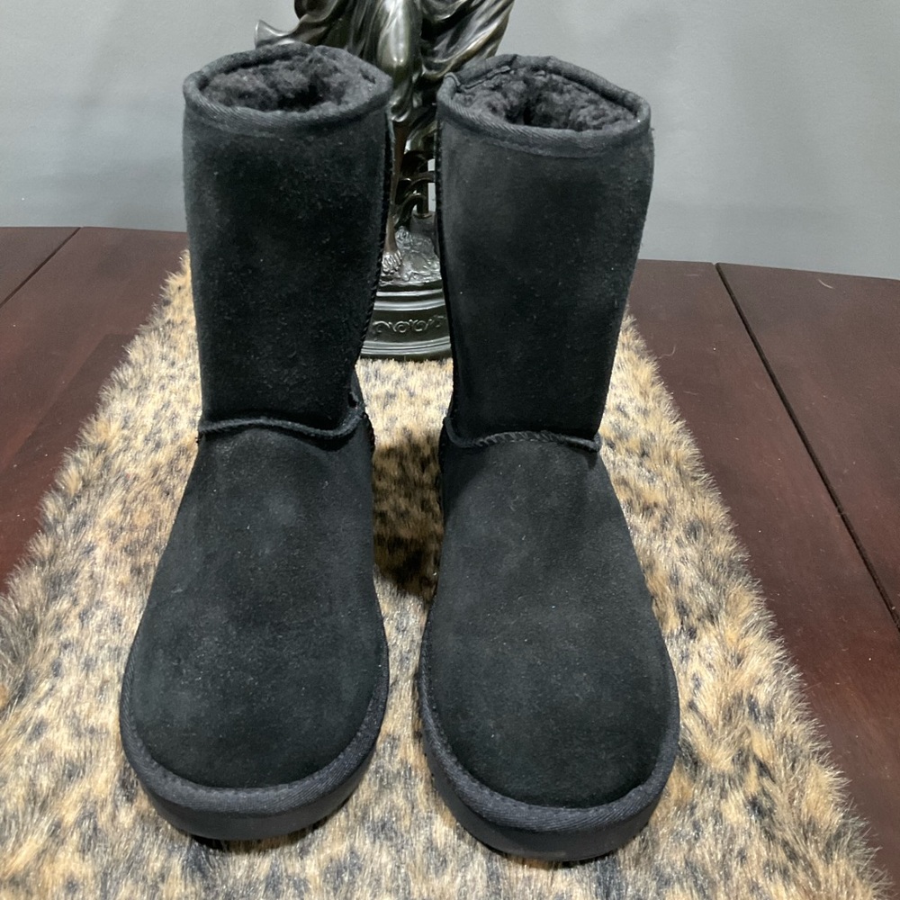 NWOT KOOLABURRA BY UGG BOOTS